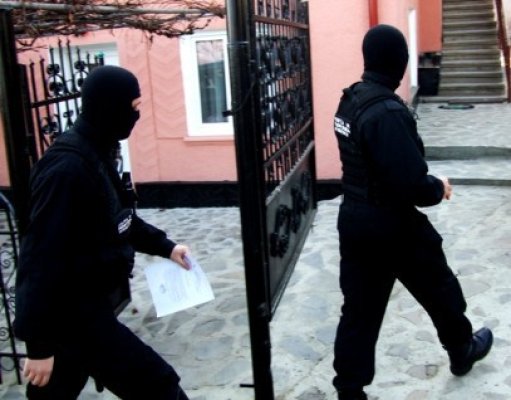 Percheziţii în Constanţa: oamenii legii au descins la mai multe sedii de societăţi comerciale